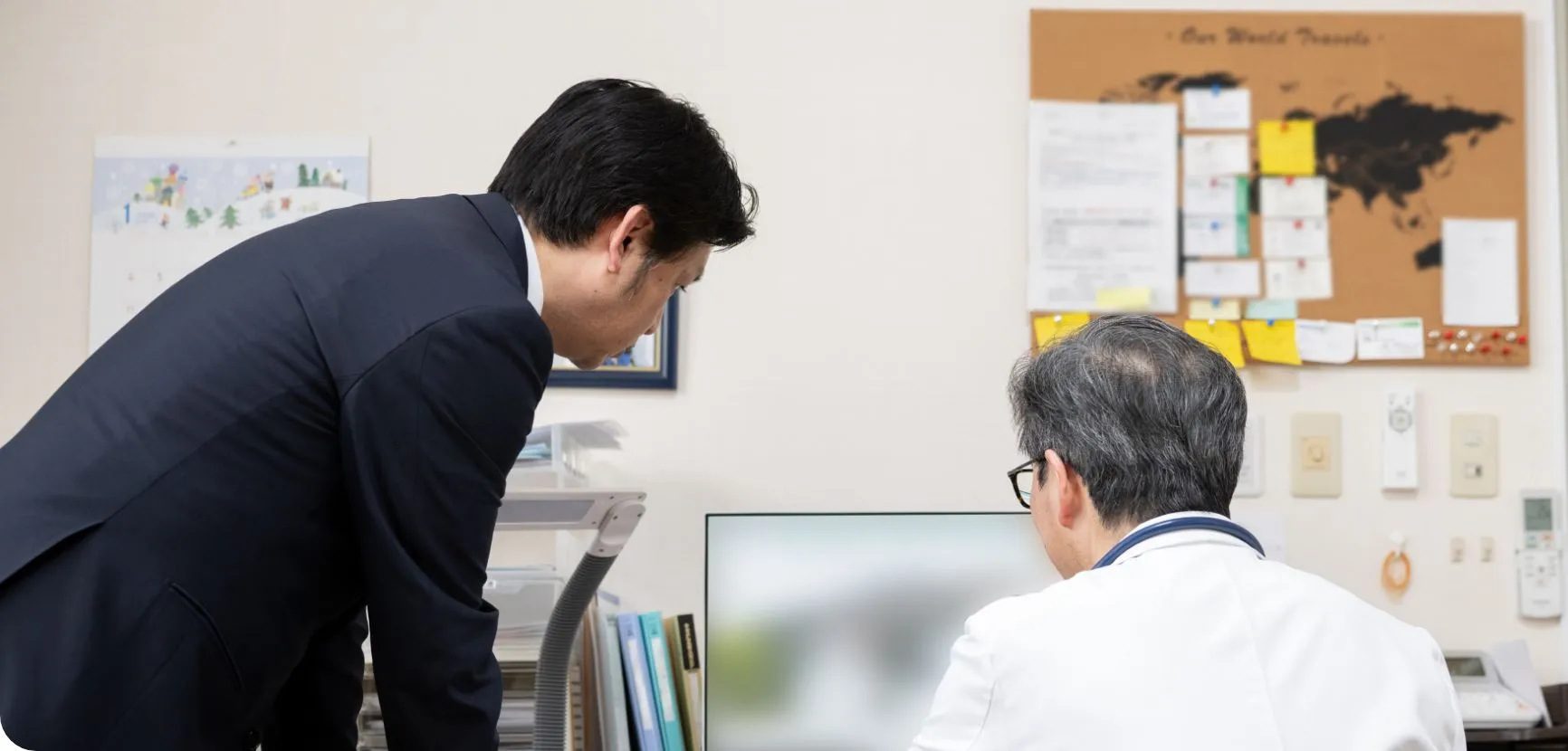 医師と税理士の写真